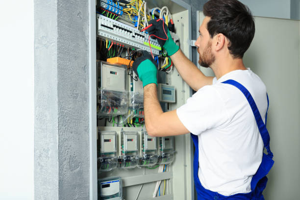 Best Emergency Electrical Repair  in Mishicot, WI
