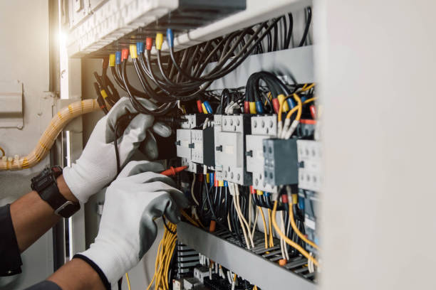 Best Affordable Emergency Electrician  in Mishicot, WI